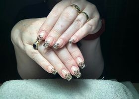 Růžové nehty s leopardím vzorem- Nehty Foto - Nehty Ilona