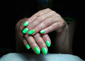 Zářivé limetkové nehty - Nehty foto - Nehty Ilona