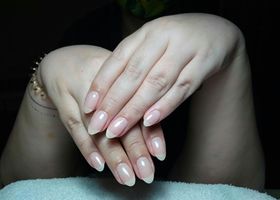 Jemné růžové nehty - Gelové nehty fotografie - Nehty Ilona