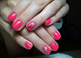 Opojné růžové nehty – Modeláž nehtů Brno – Nehty Ilona