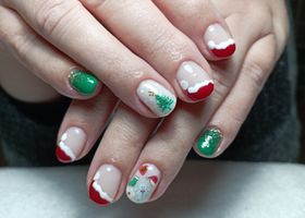 Gelové nehty s různorodou vánoční tematikou – Gelové nehty Brno – Nehty Ilona