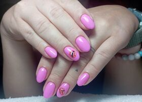 Růžové sexy nehty – Gelové nehty fotografie – Nehty Ilona