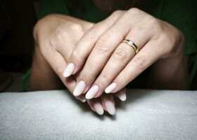 Stavěný baby boomer – Modeláž nehtů Brno – Nehty Ilona