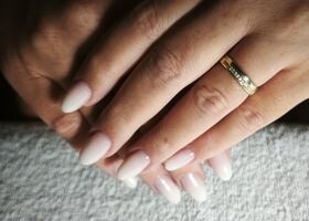 Stavěný baby boomer – Manikúra Brno – Nehty Ilona