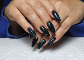 Dlouhé nehty s magnetickým gelem – Nehty Brno – Nehty Ilona