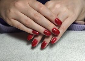 Třpytivé červené nehty – Nehty foto – Nehty Ilona
