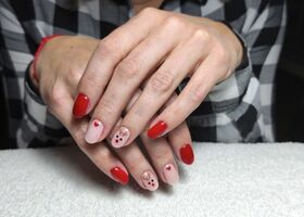 Vánoční nehty se sobíky – Gelové nehty fotogalerie – Nehty Ilona