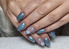 Modrý magnetický gel a sněhuláčci – Nehty foto – Nehty Ilona