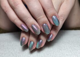 Magnetický efektový gel na nehtech – Úprava nehtů – Nehty Ilona