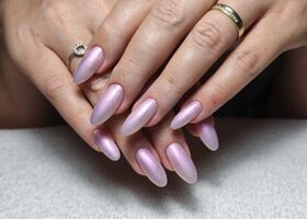 Delší nehty v perleťově růžové – Nehty inspirace – Nehty Ilona