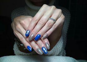 Modro-stříbrná zima - Gelové nehty fotogalerie - Nehty Ilona